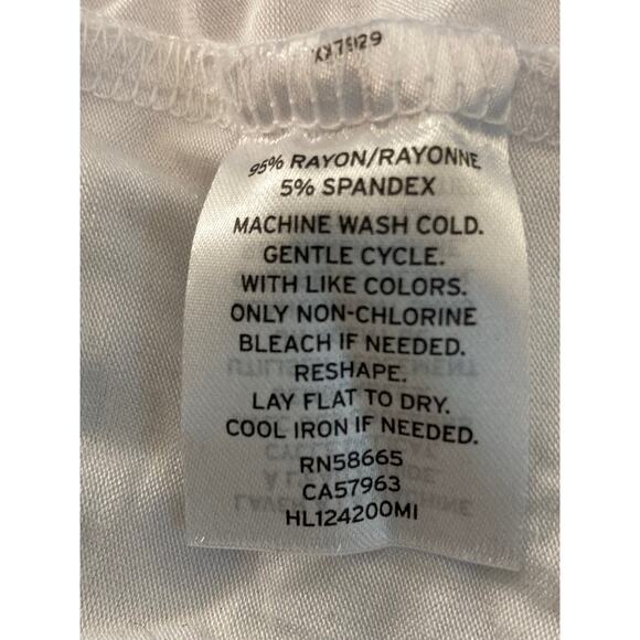 Chelsea28 Sleeveless Scoop Tank Top Size Small in White NWT - Picture 7 of 7